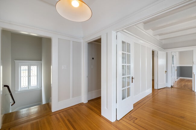 Building Photo - 247 8th Ave