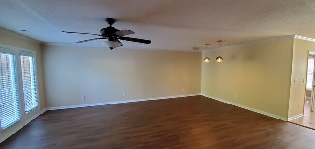Foto del edificio - 5443 Winters Way