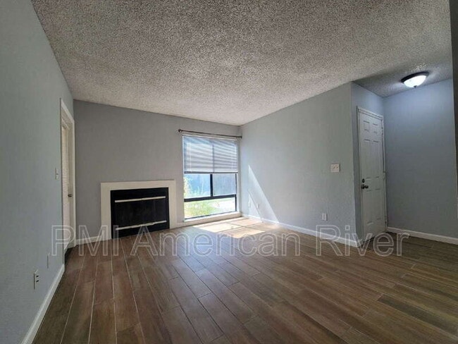 Photo - 3939 Madison Avenue Apartment