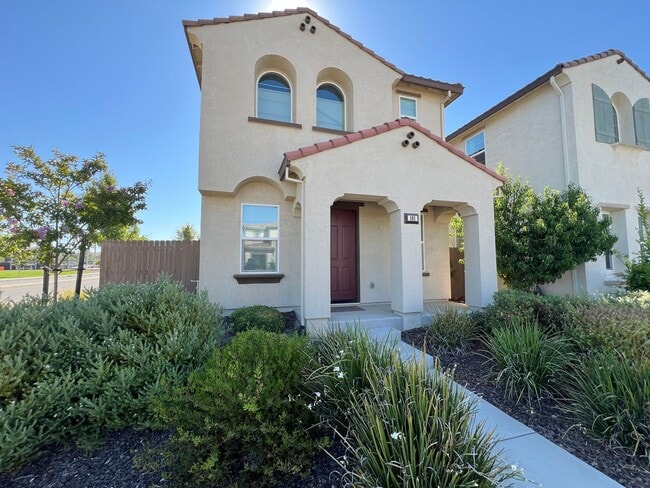 Beautiful Home Near Parks, Travel, And More! - Beautiful Home Near Parks, Travel, And More!