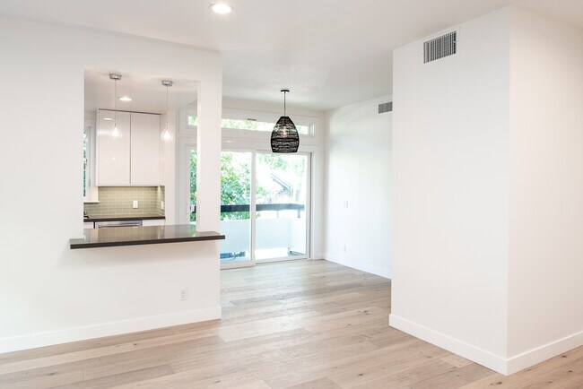 Foto del edificio - 717 N Orlando Ave