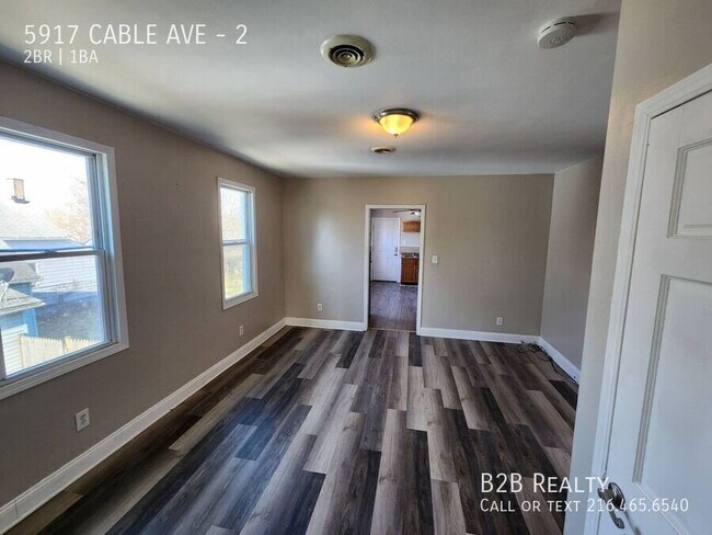 Foto del edificio - 5917 Cable Ave