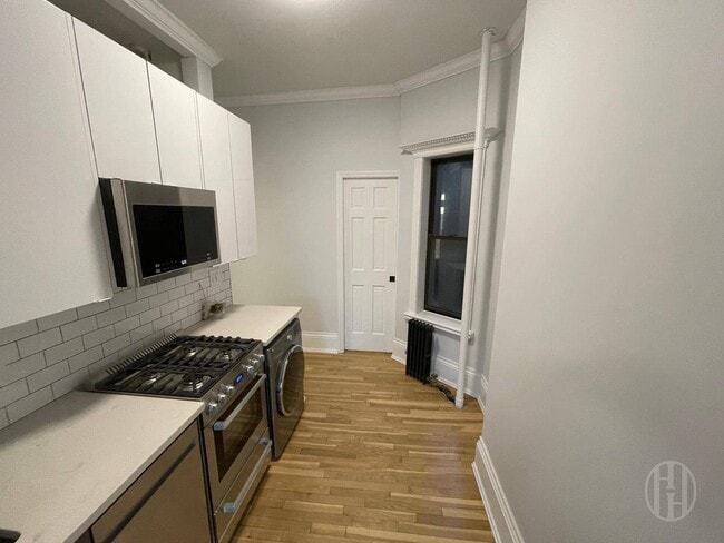 Foto del edificio - 425 E 73rd St