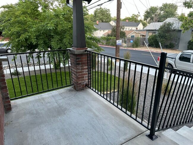 Foto del edificio - 609 W 11th St