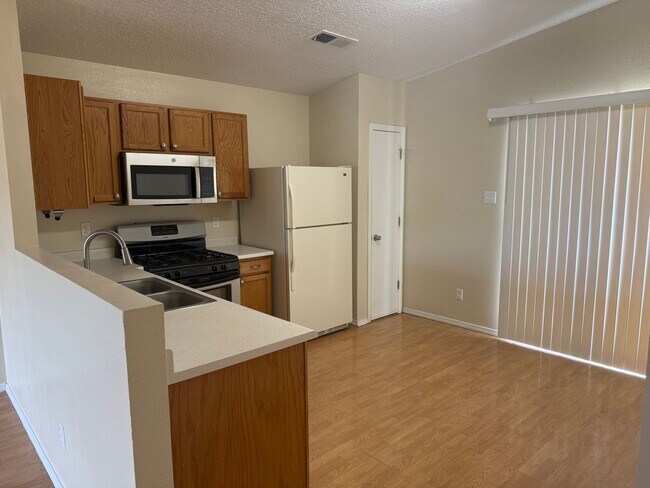 Foto del edificio - 10615 Monte Bello Ct NW
