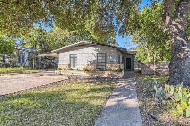 Building Photo - 1508 Ridgemont Dr
