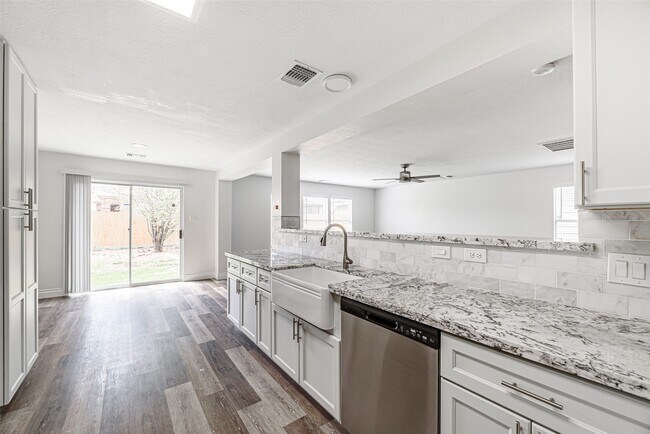 Foto del edificio - 2723 Piney Lake Ct