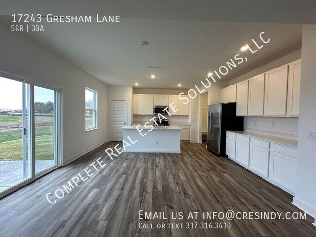 Foto del edificio - Now Showing this 5BR, 3 BA home located at...