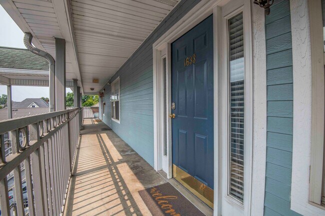 Foto del edificio - Knoxville 37916 - 3 bedroom, 2 bath condo in UT area, Short term rental considered @ $3400 a mont...