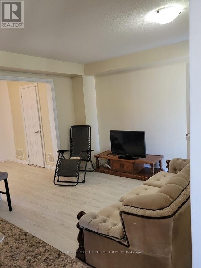 Photo du bâtiment - 420 Linden Dr