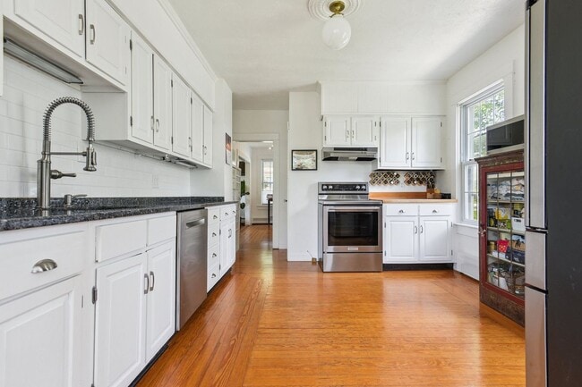 Building Photo - 42 Warren Ave