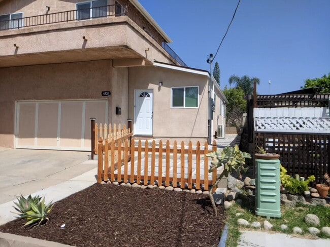 Foto del edificio - 6520 Acorn St