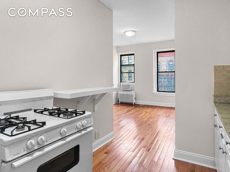 Foto principal - 270 E 78th St