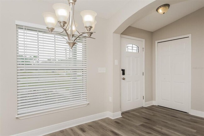 Foto del edificio - 463 Columbia Ct