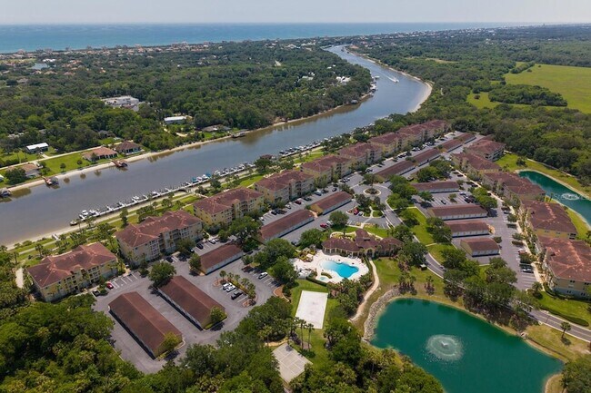 Foto del edificio - 600 Canopy Walk Ln
