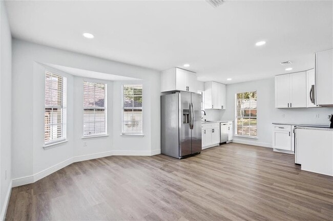 Building Photo - 7328 Janita Dr