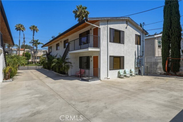 Foto del edificio - 4965 Kester Ave