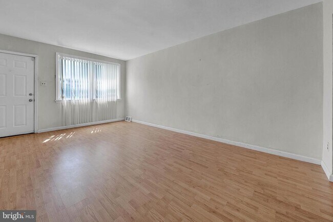 Foto del edificio - 539 E Basin St