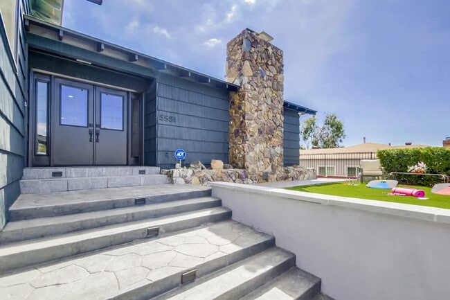 Foto del edificio - 5551 Churchward St