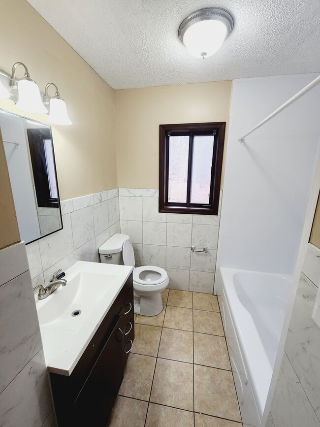 Building Photo - Cute as a button 3 bedroom home in PCP