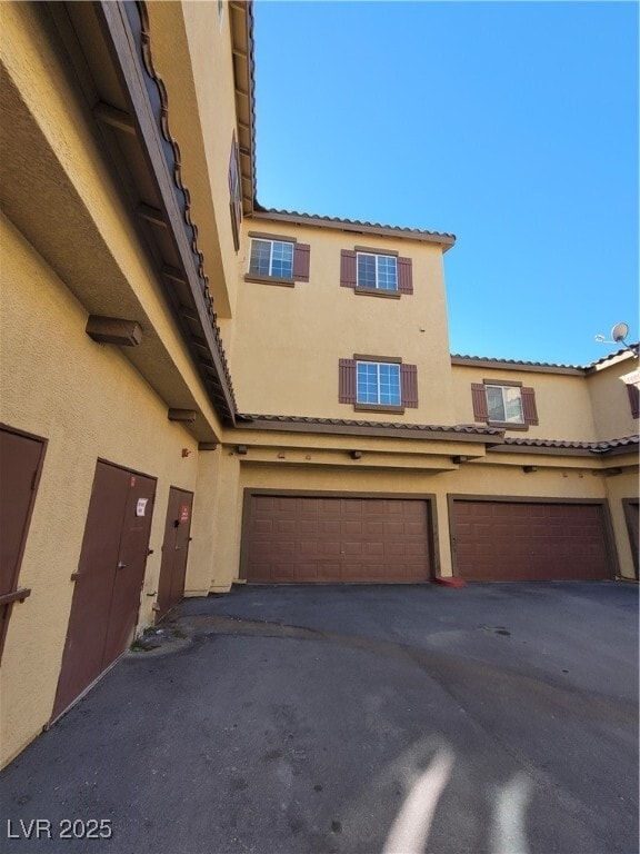 Building Photo - 5965 Palmilla St