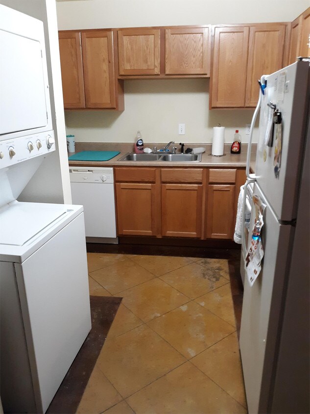 Foto del edificio - 210 S Husband St