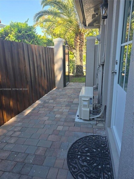 Foto del edificio - 15762 SW 102nd St