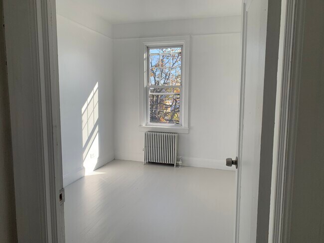 Building Photo - 3137 Zulette Ave