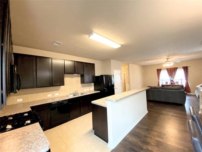 Building Photo - 14 Garden Ridge Ct