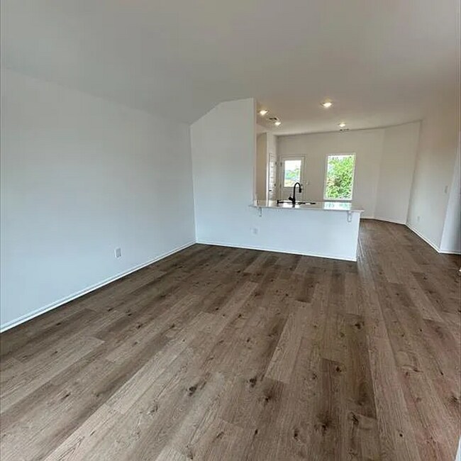 Foto del edificio - 794 SW 11th St
