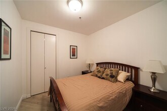 Building Photo - 4525 Dean Martin Dr