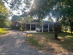 Building Photo - 2217 Marthas Rd