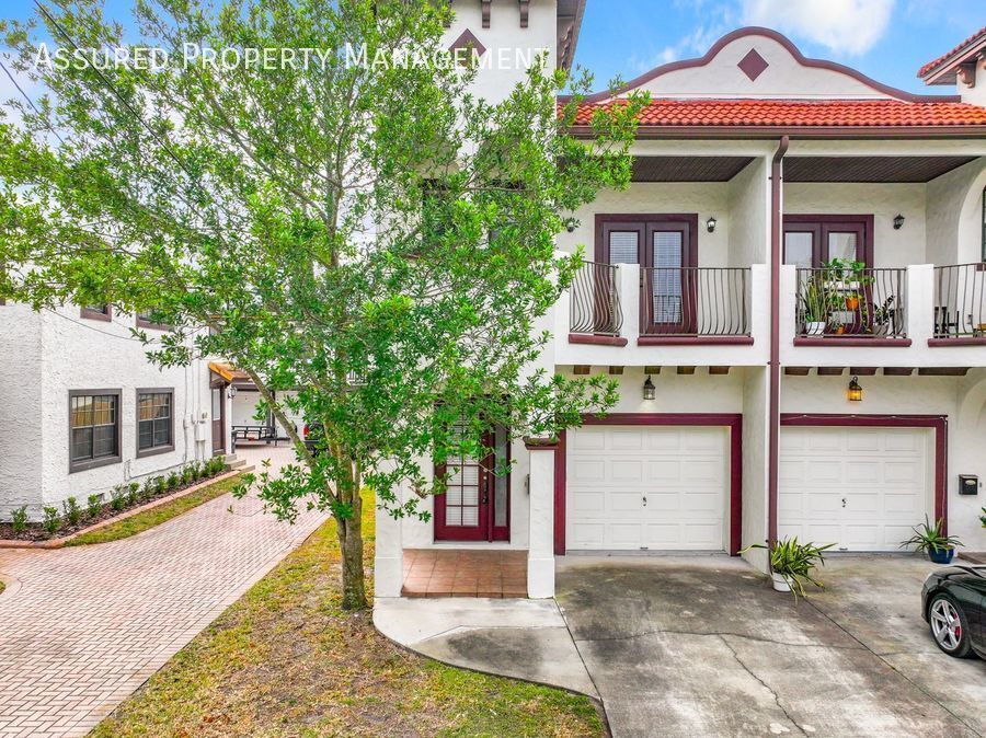 Foto principal - 118 E Esther St