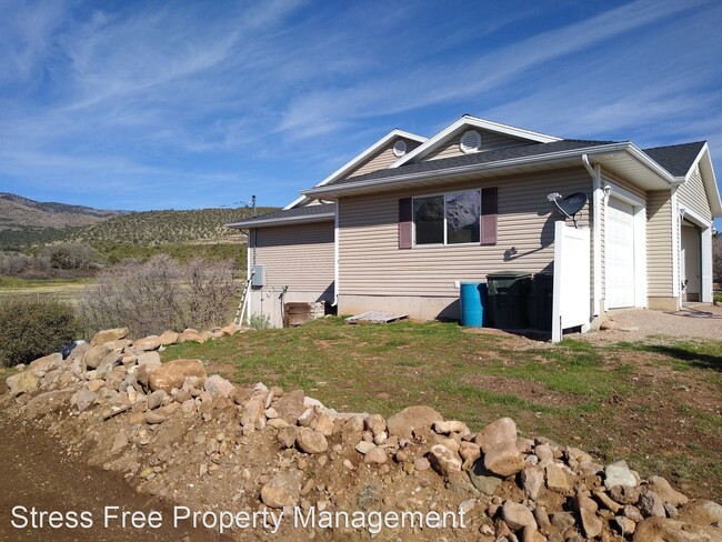 Building Photo - 3 br, 3 bath House - 443 North Harmony Drive