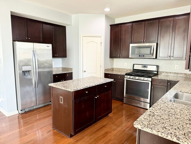 Foto del edificio - COLONIAL FORGE TOWNHOUSE - STAFFORD (END UNIT)