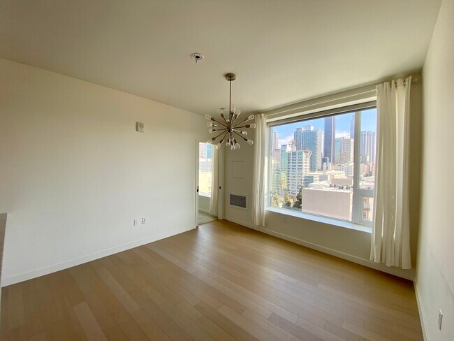 Foto del edificio - 1050 S Grand Ave
