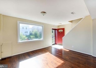 Building Photo - 924-947 47th St NE