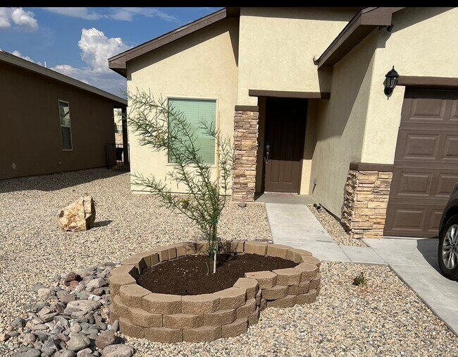 Building Photo - 6954 Santa Marta St