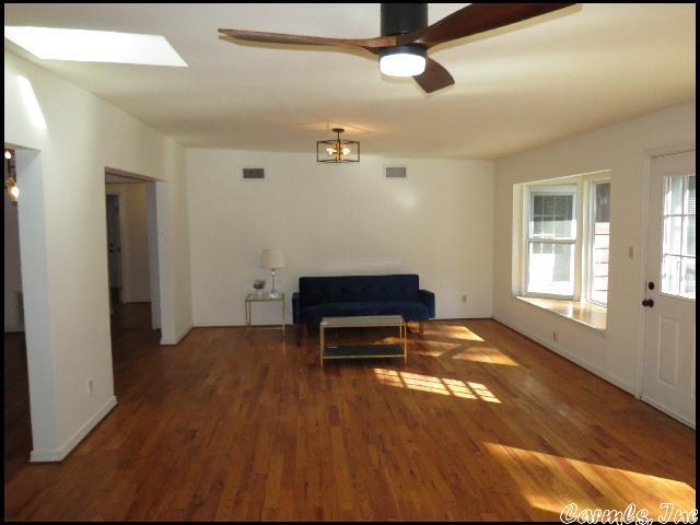 Foto del edificio - 2615 Flakewood Rd
