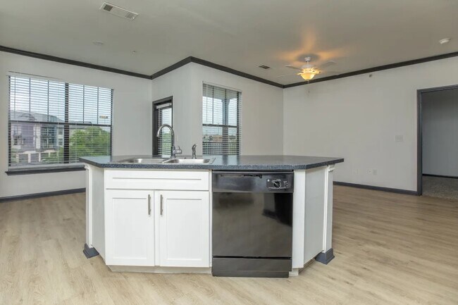 Foto del edificio - 7828 Pat Booker Rd