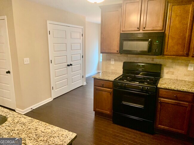 Building Photo - 3925 Spring Ridge Dr