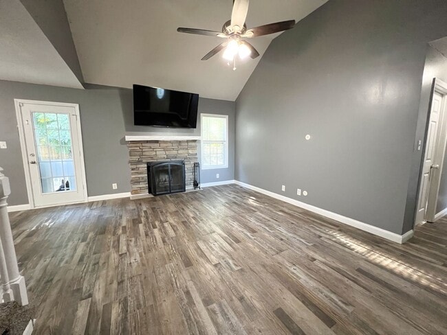 Building Photo - 3848 Yeager Ct
