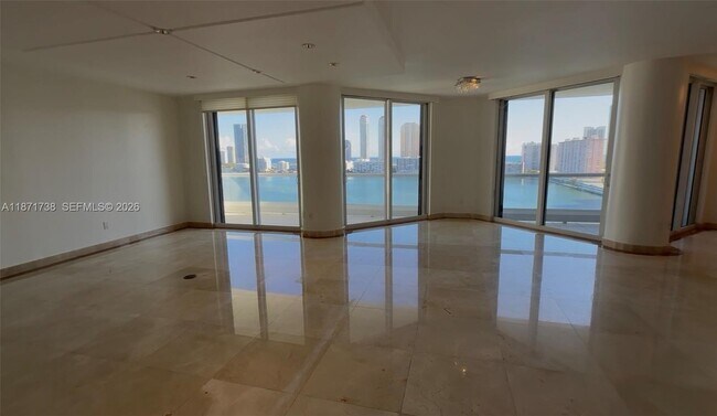 Foto del edificio - 2600 Island Blvd