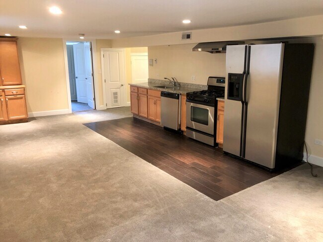 great room - 5052 N Wolcott Ave