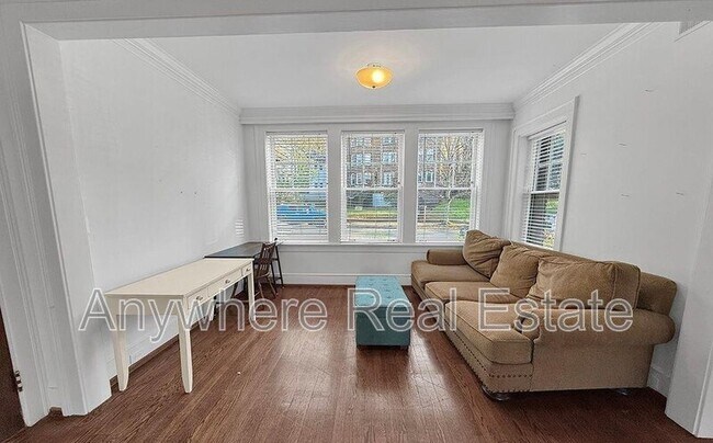 Foto del edificio - 3006 13th Ave S