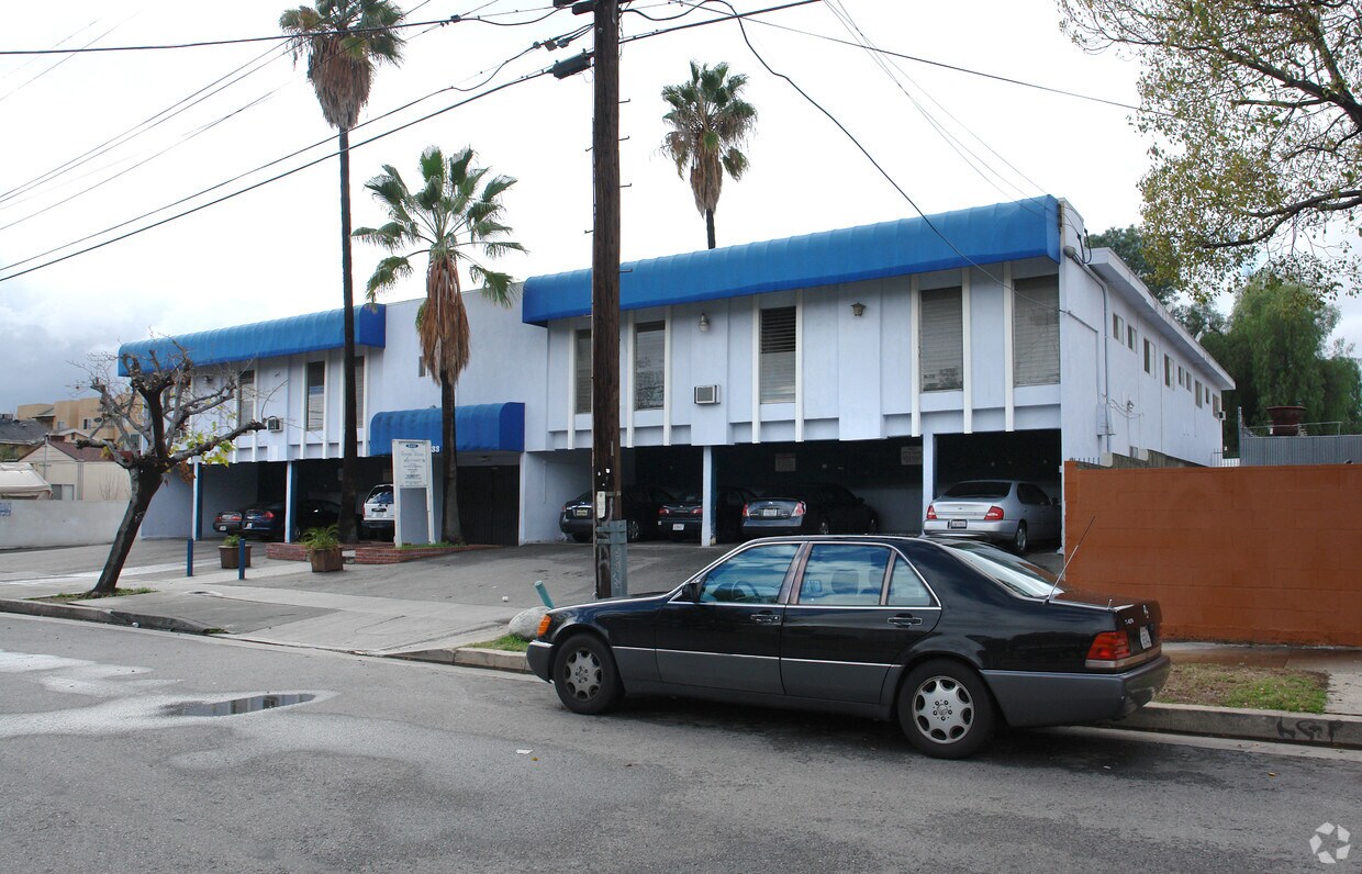 Primary Photo - Riverton Riviera Apartments