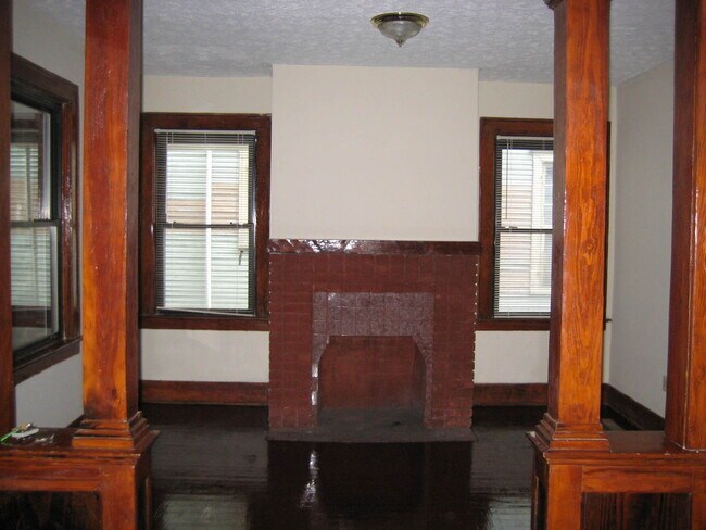 Foto del edificio - 611 E 37th St