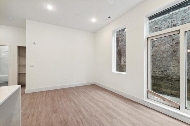 Foto del edificio - 1221 E Fletcher St