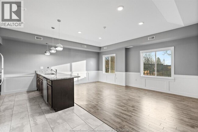 Building Photo - 5929 NEWMAN 2