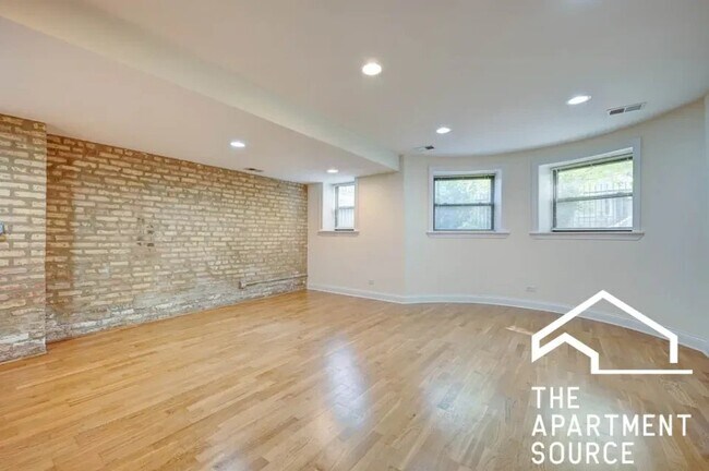 Building Photo - 2834 N Albany Ave